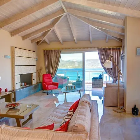Lygia Sleeps 6 Pool Air Con Wifi Lygia (Lefkada)