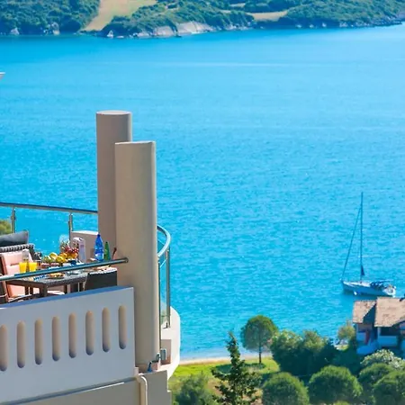 Lygia Sleeps 6 Pool Air Con Wifi