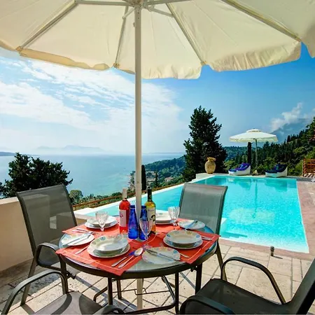 Lygia Sleeps 6 Pool Air Con Wifi *