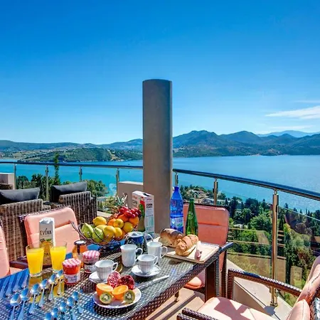 Lygia Sleeps 6 Pool Air Con Wifi Villa