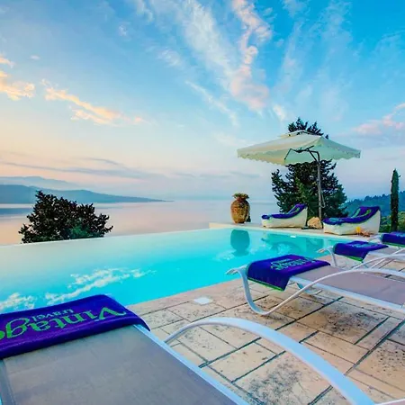 Villa Lygia Sleeps 6 Pool Air Con Wifi Lygia (Lefkada)