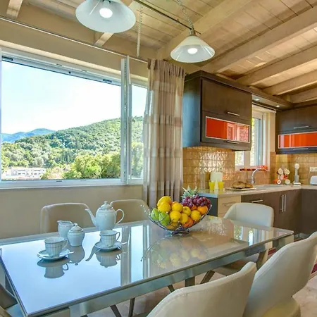 Villa Lygia Sleeps 6 Pool Air Con Wifi *