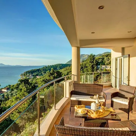 Lygia Sleeps 6 Pool Air Con Wifi