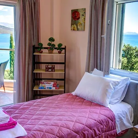 Lygia Sleeps 6 Pool Air Con Wifi Villa