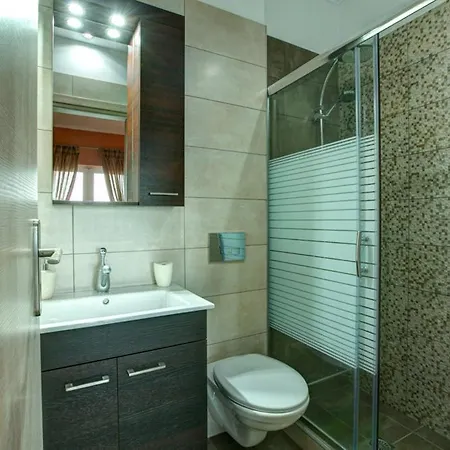 Lygia Sleeps 6 Pool Air Con Wifi Villa